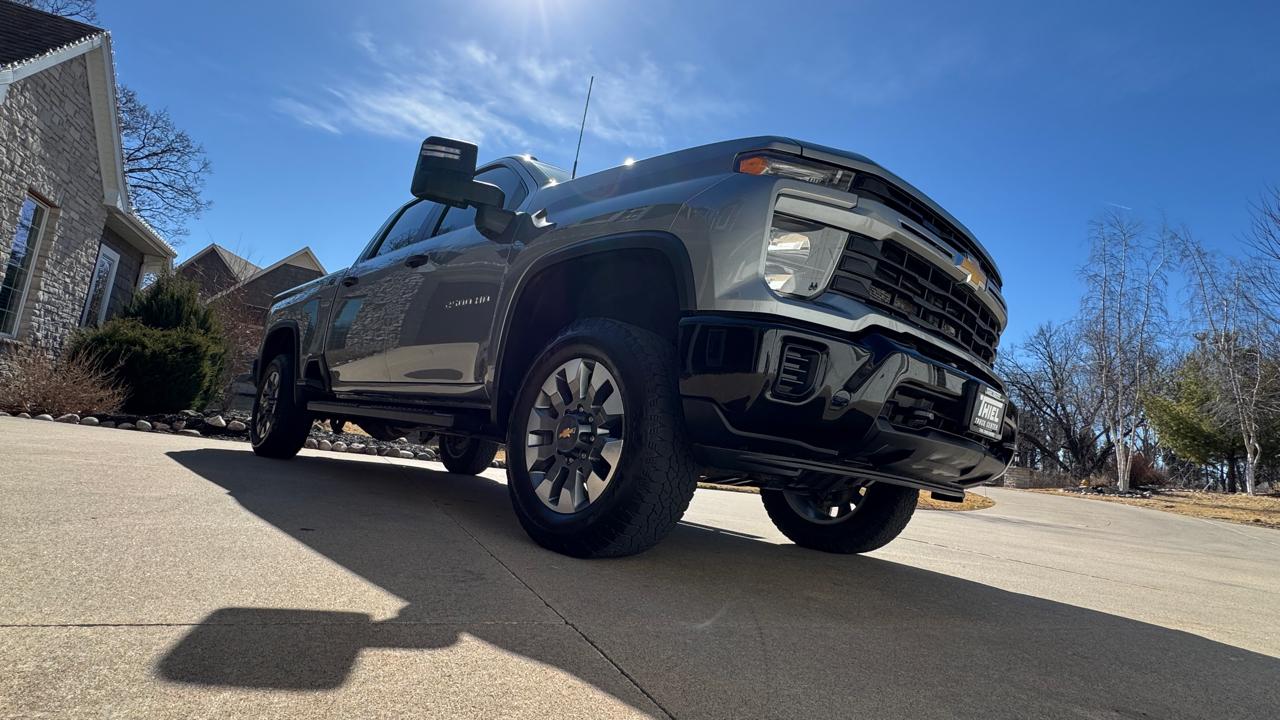 Chevrolet Silverado 2500HD 4WD Crew Cab 159" Custom 2024