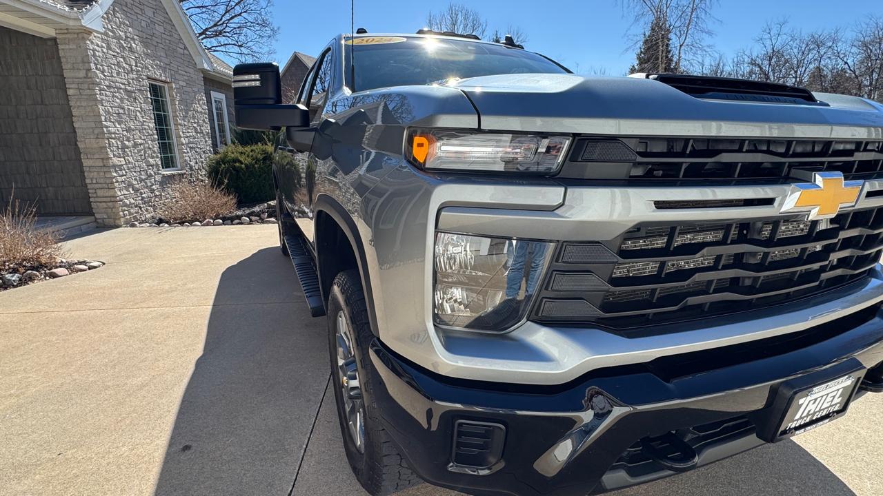 Chevrolet Silverado 2500HD 4WD Crew Cab 159" Custom 2024