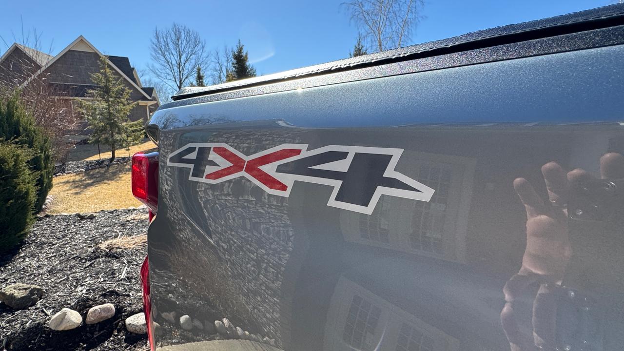 Chevrolet Silverado 2500HD 4WD Crew Cab 159" Custom 2024