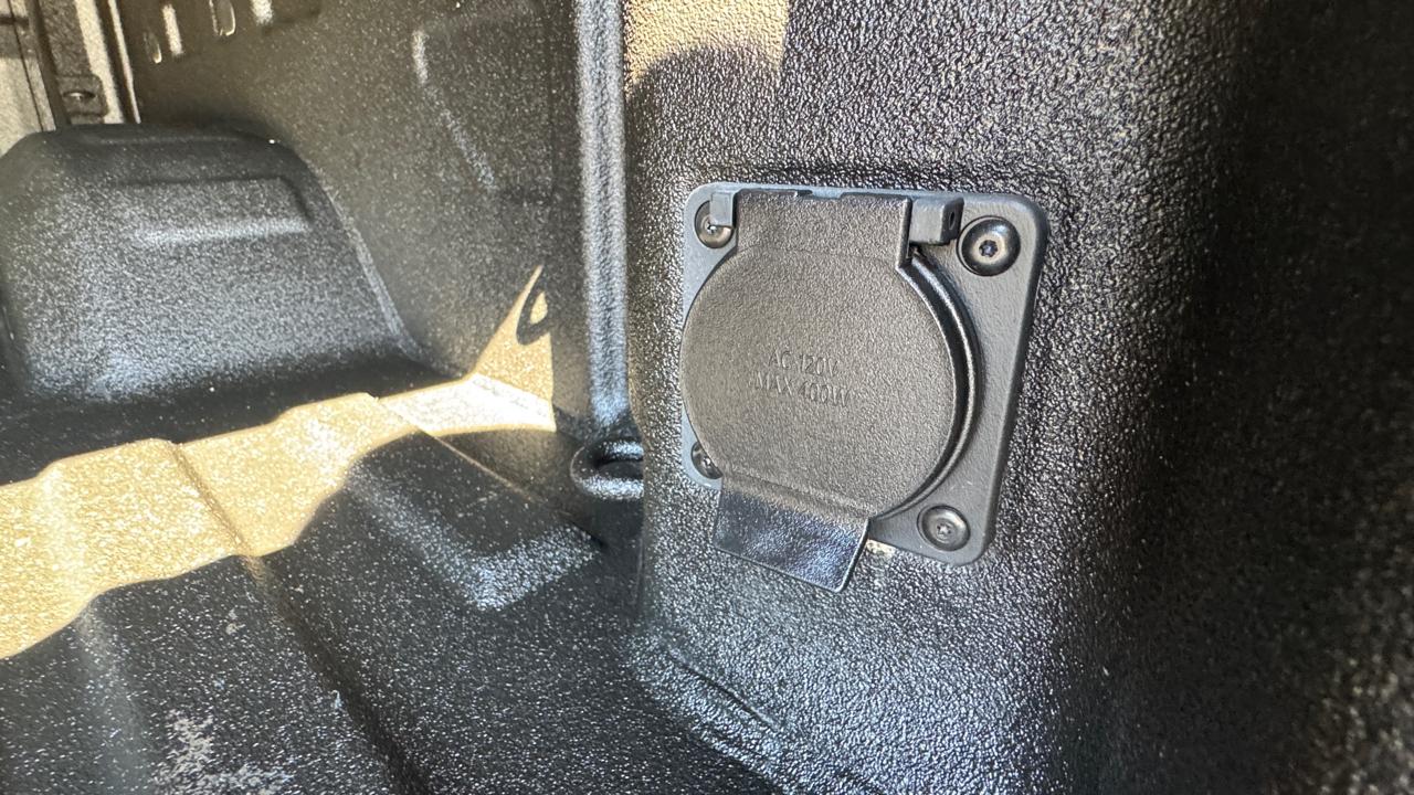 Chevrolet Silverado 2500HD 4WD Crew Cab 159" Custom 2024