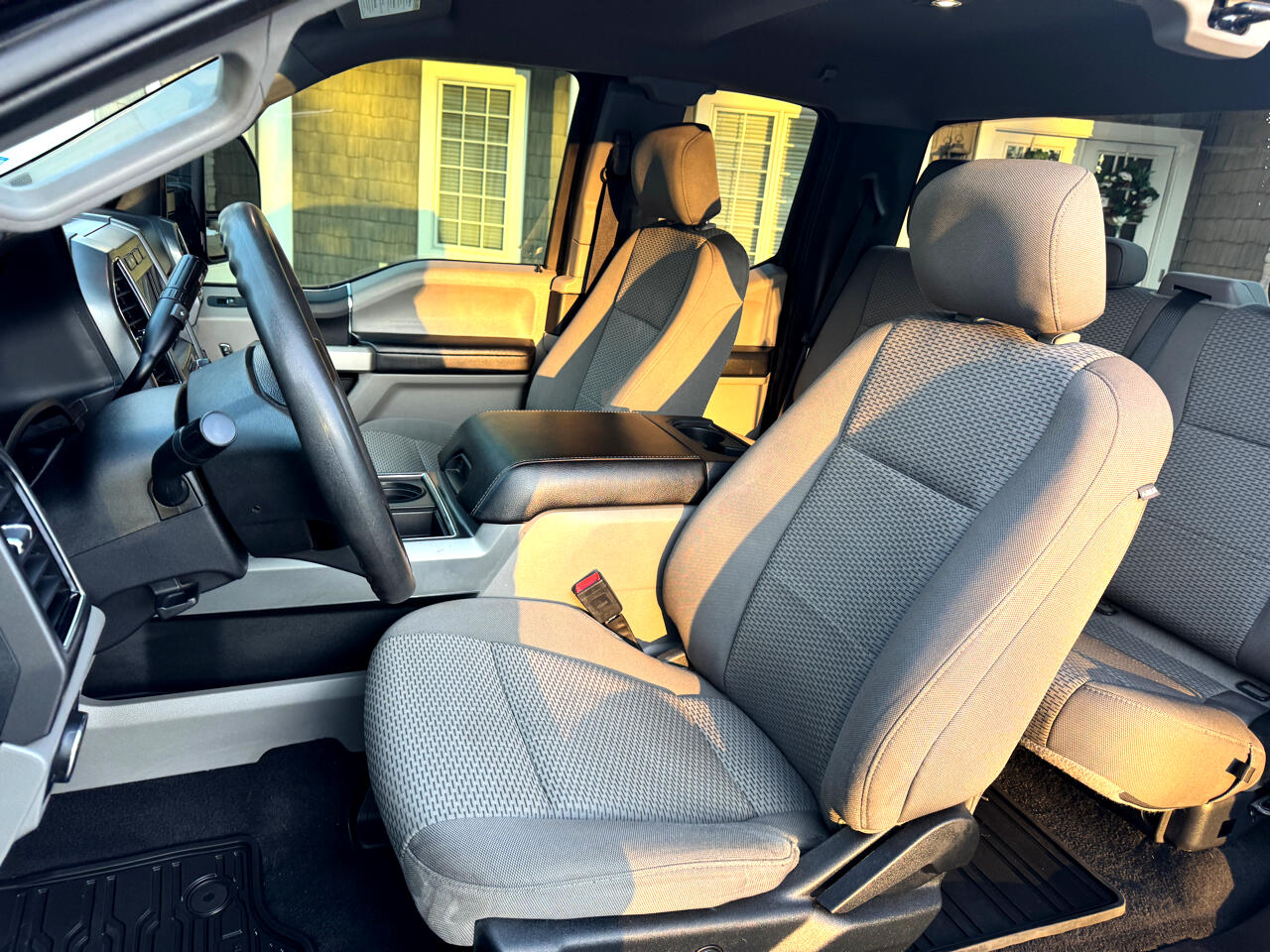 Ford Super Duty F-350 SRW XLT 4WD SuperCab 6.75' Box 2020