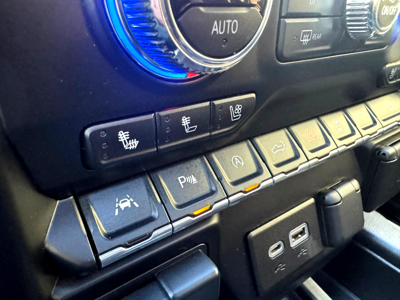 GMC Sierra 1500 4WD Crew Cab 147" AT4 2020