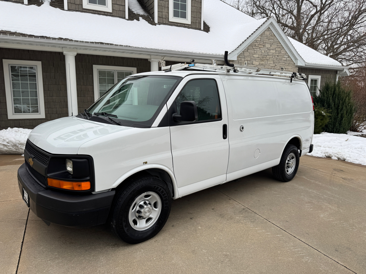 Chevrolet Express Cargo Van RWD 2500 135" 2015
