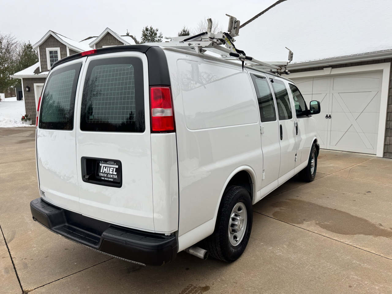 Chevrolet Express Cargo Van RWD 2500 135" 2015