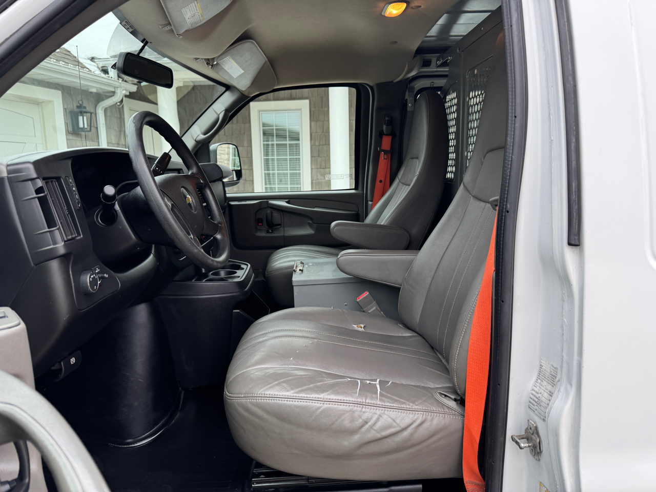 Chevrolet Express Cargo Van RWD 2500 135" 2015