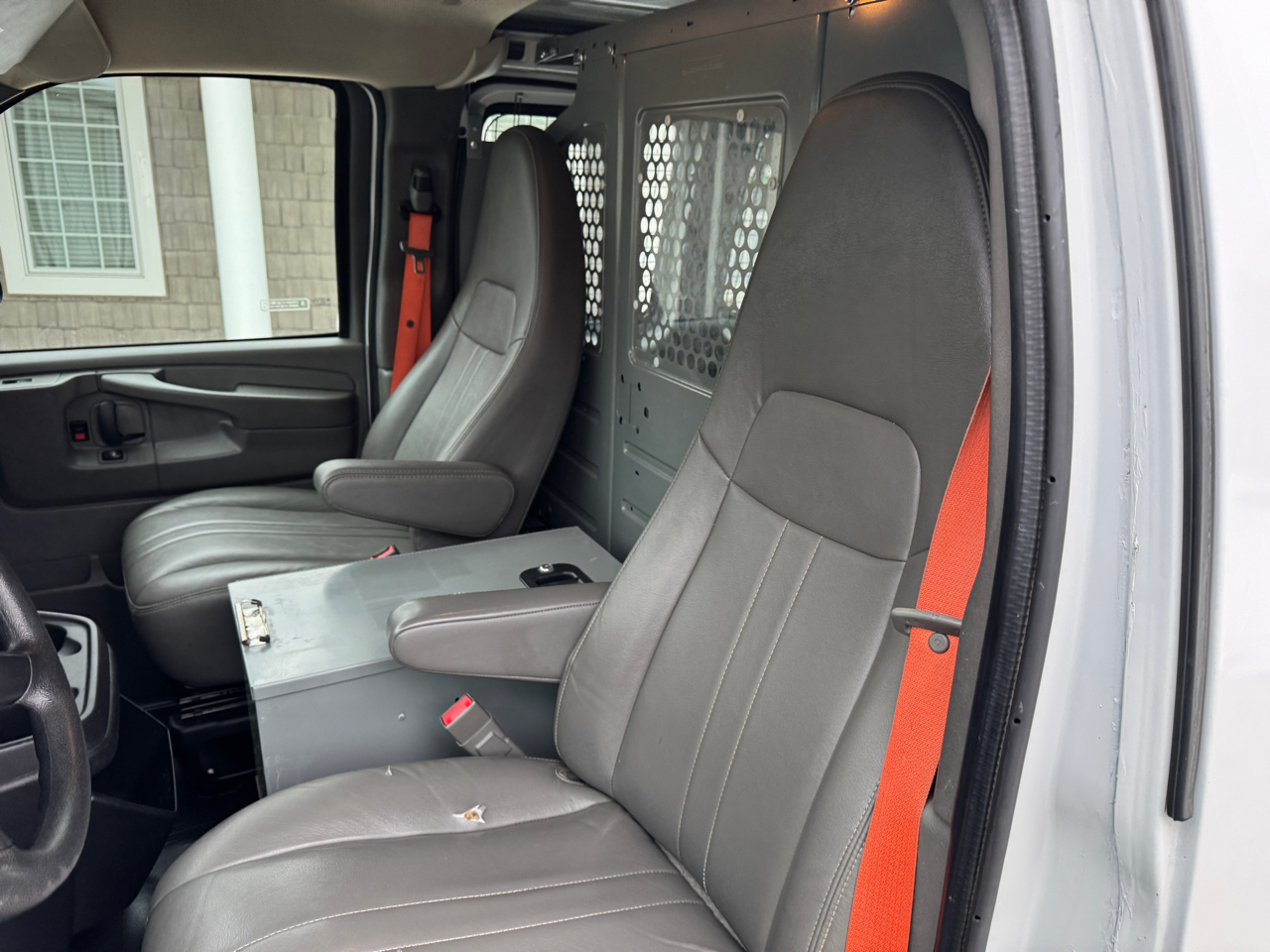 Chevrolet Express Cargo Van RWD 2500 135" 2015