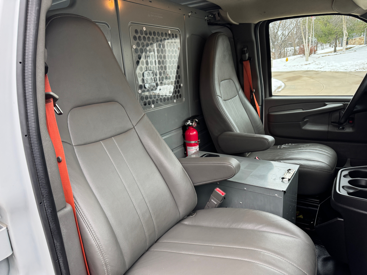 Chevrolet Express Cargo Van RWD 2500 135" 2015