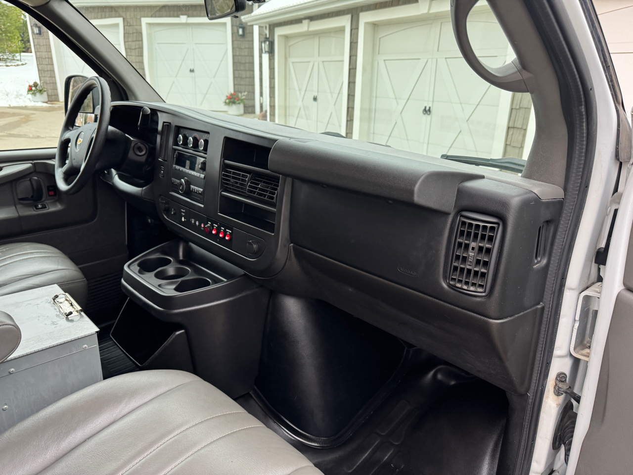 Chevrolet Express Cargo Van RWD 2500 135" 2015