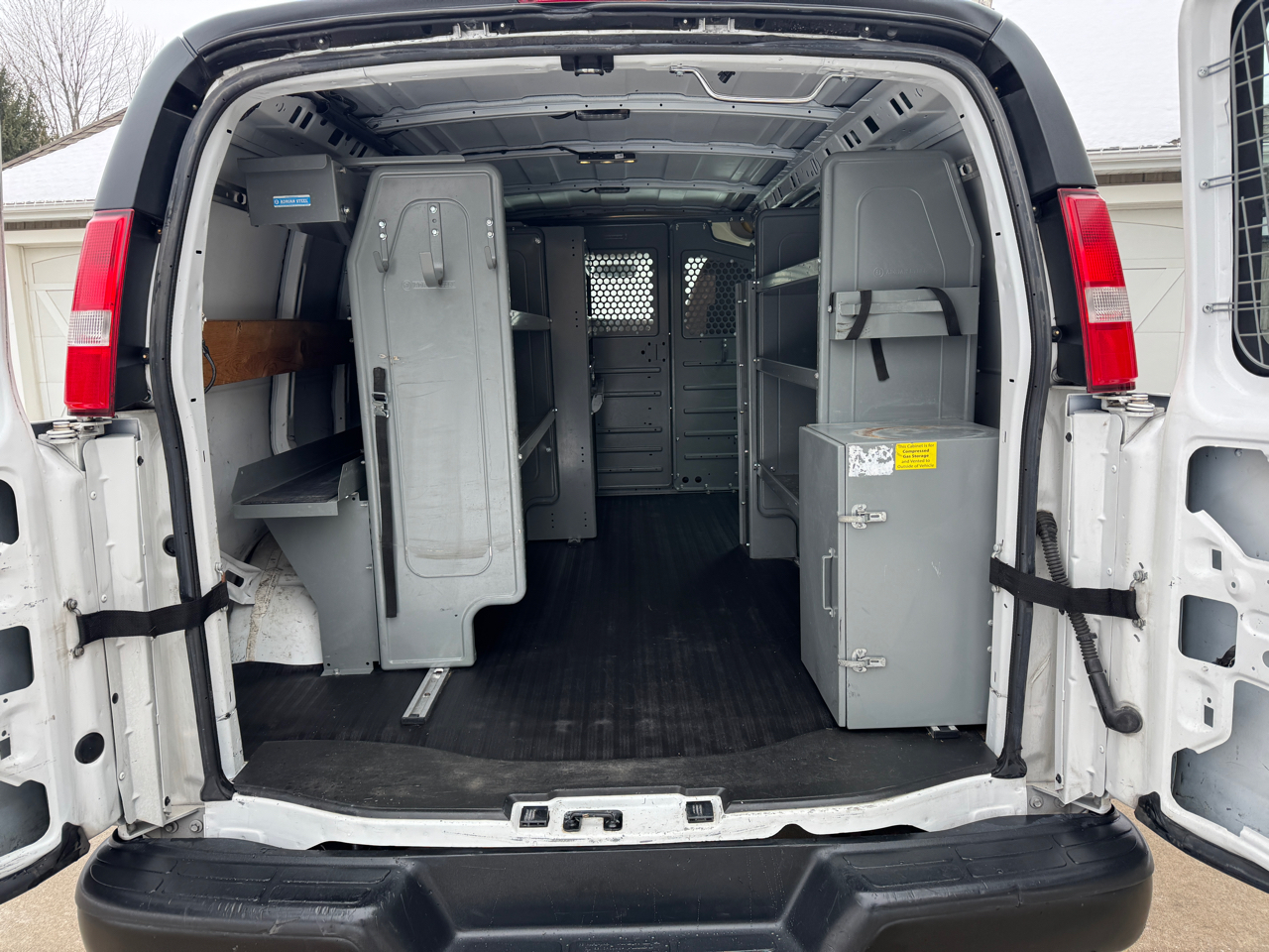 Chevrolet Express Cargo Van RWD 2500 135" 2015