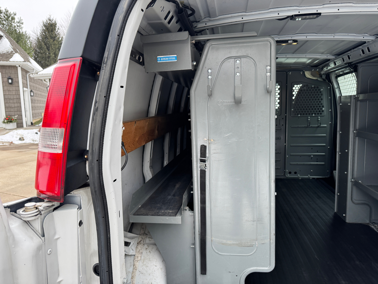 Chevrolet Express Cargo Van RWD 2500 135" 2015