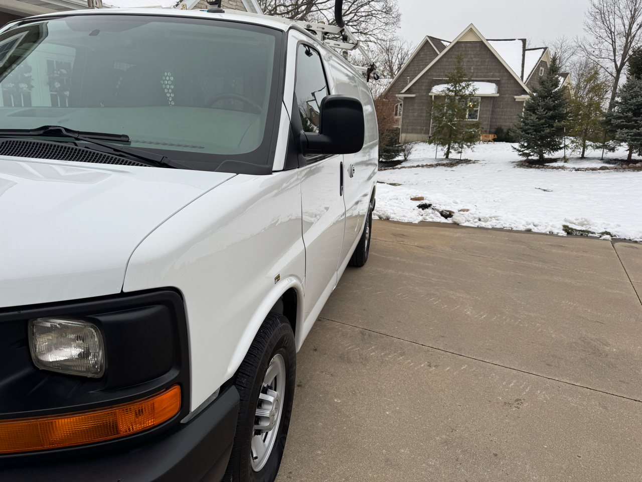 Chevrolet Express Cargo Van RWD 2500 135" 2015