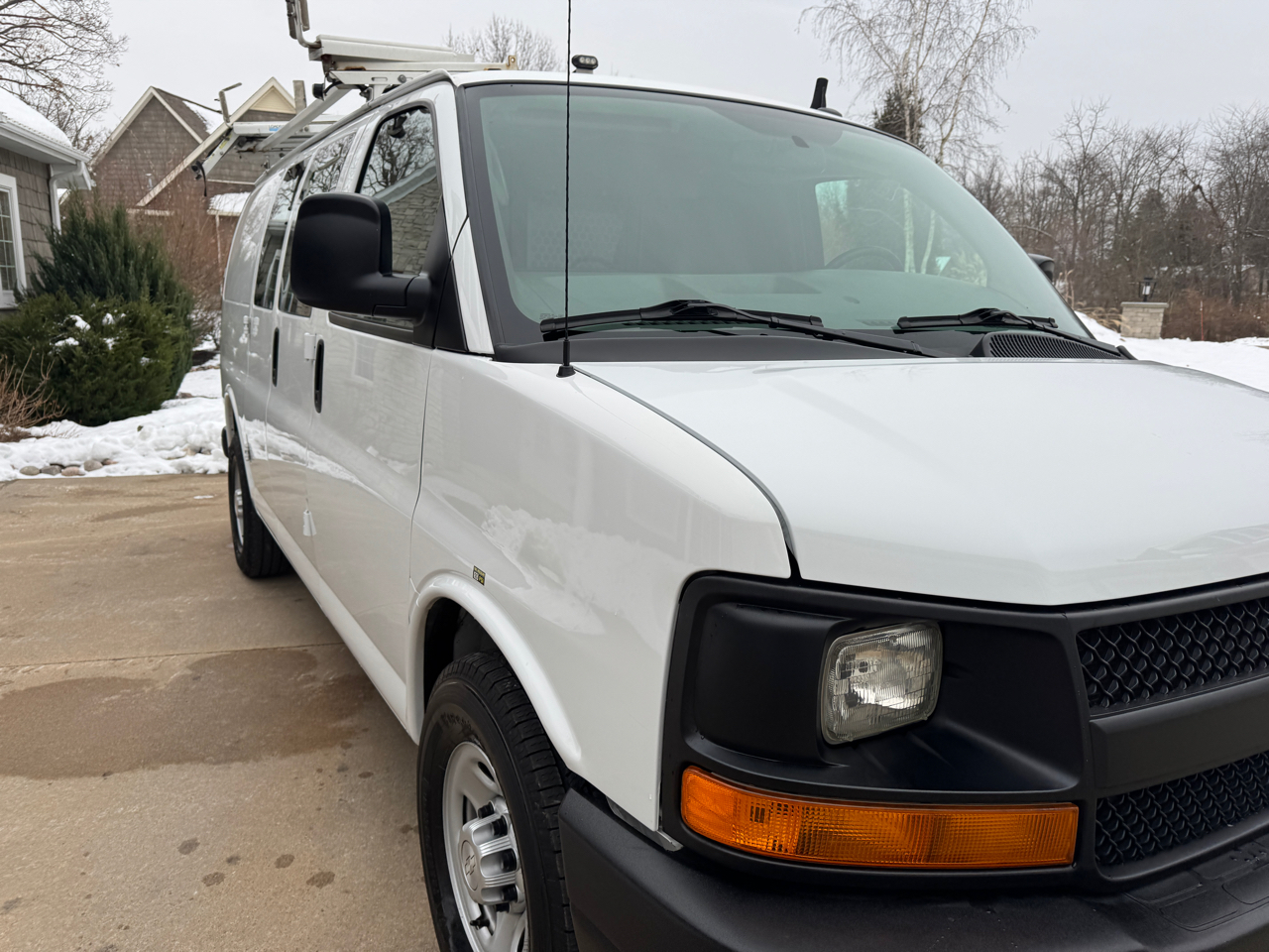 Chevrolet Express Cargo Van RWD 2500 135" 2015