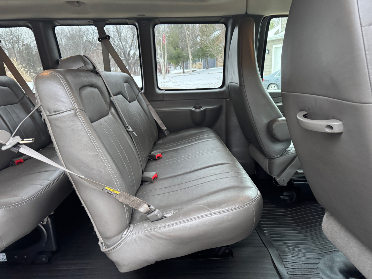 Chevrolet Express Passenger RWD 2500 135" LS 2015