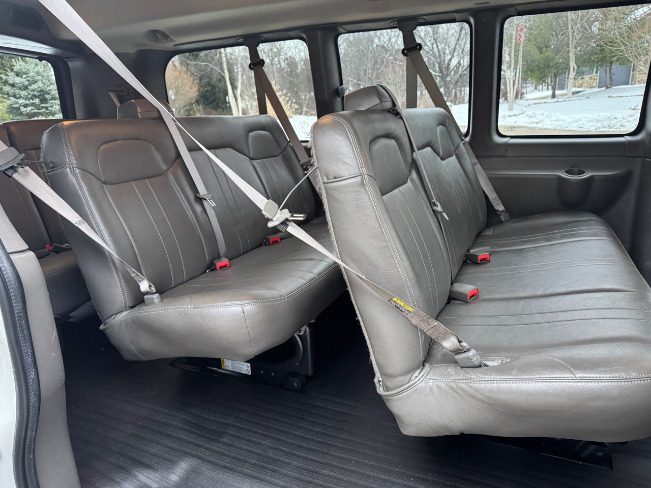 Chevrolet Express Passenger RWD 2500 135" LS 2015
