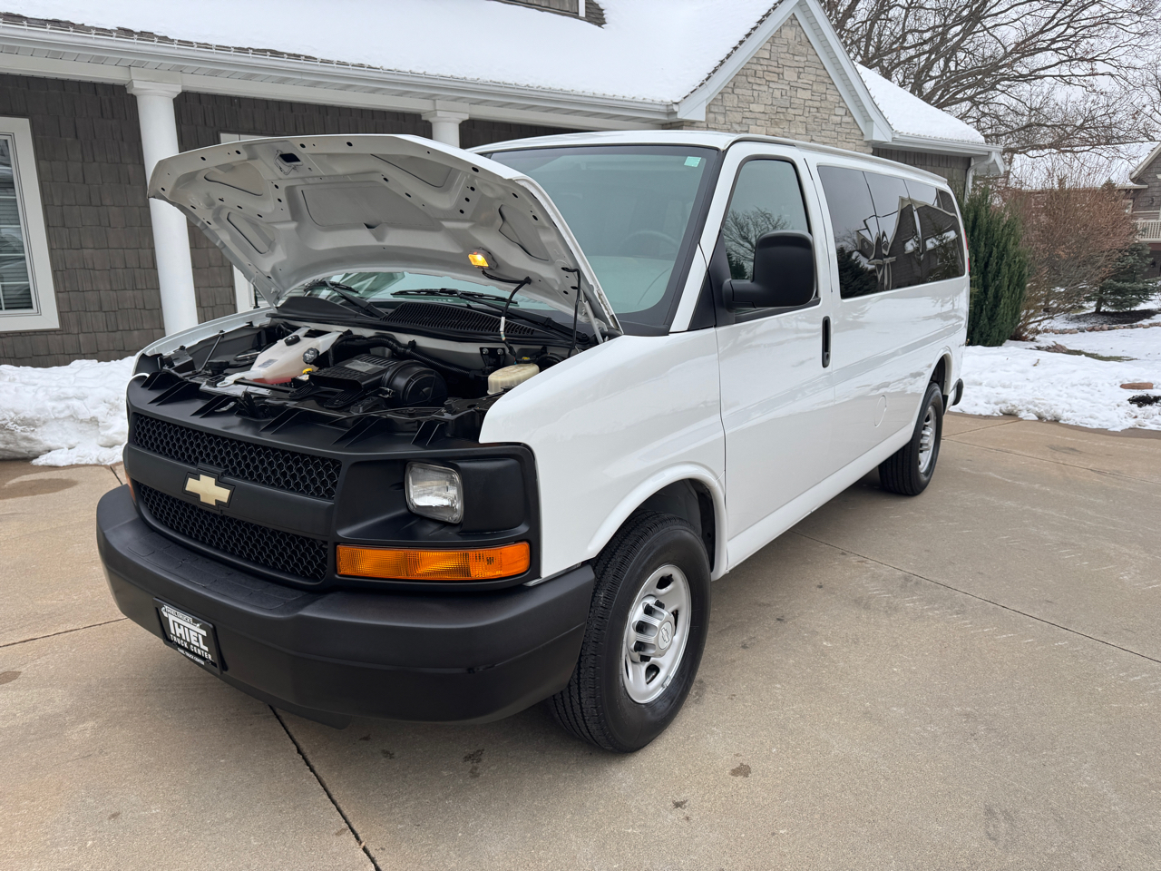 Chevrolet Express Passenger RWD 2500 135" LS 2015