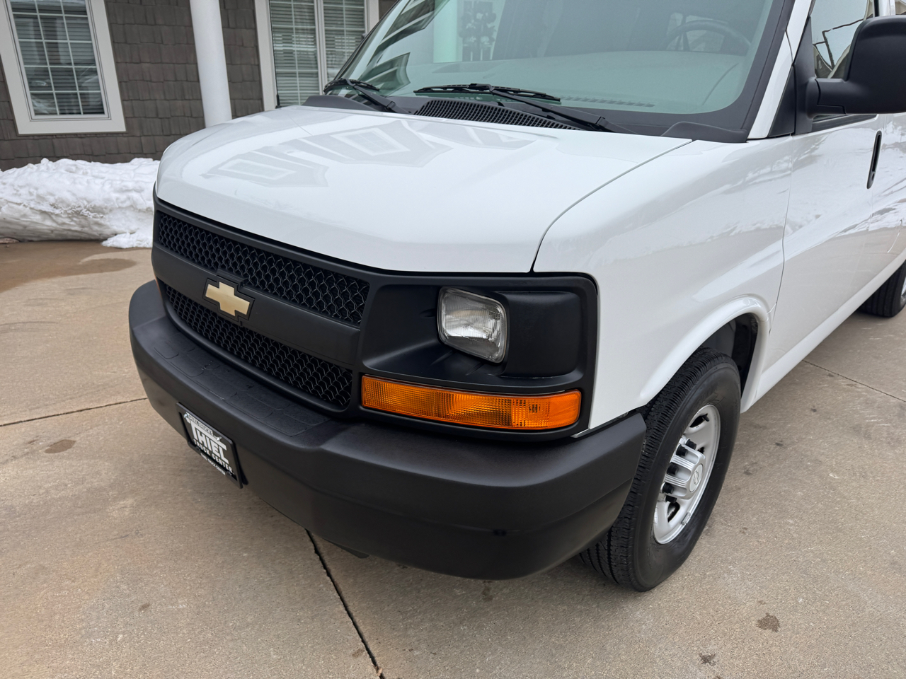 Chevrolet Express Passenger RWD 2500 135" LS 2015