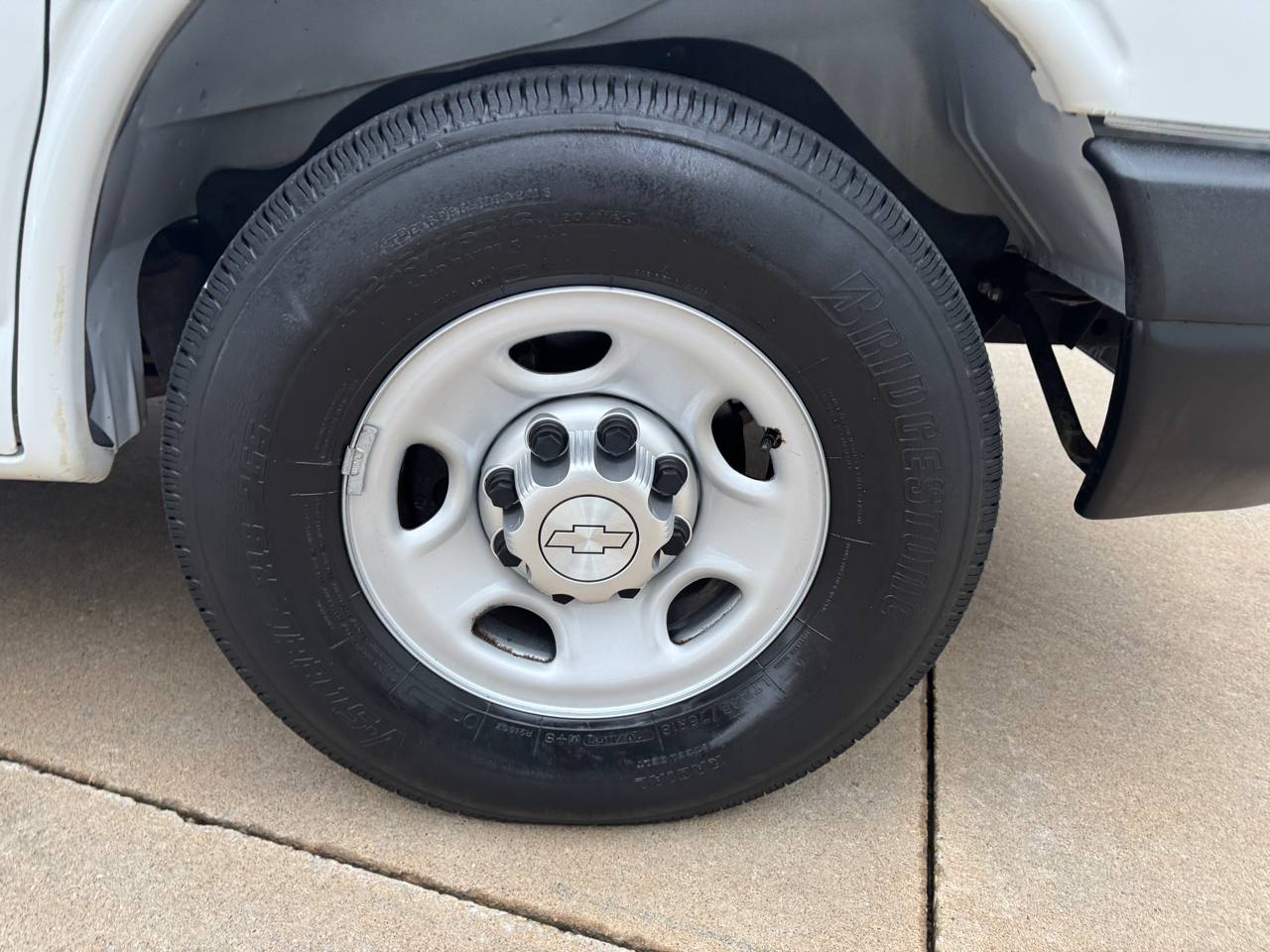 Chevrolet Express Passenger RWD 2500 135" LS 2015