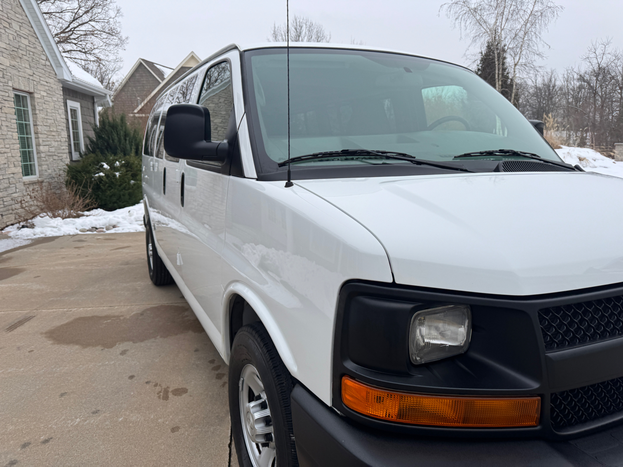 Chevrolet Express Passenger RWD 2500 135" LS 2015