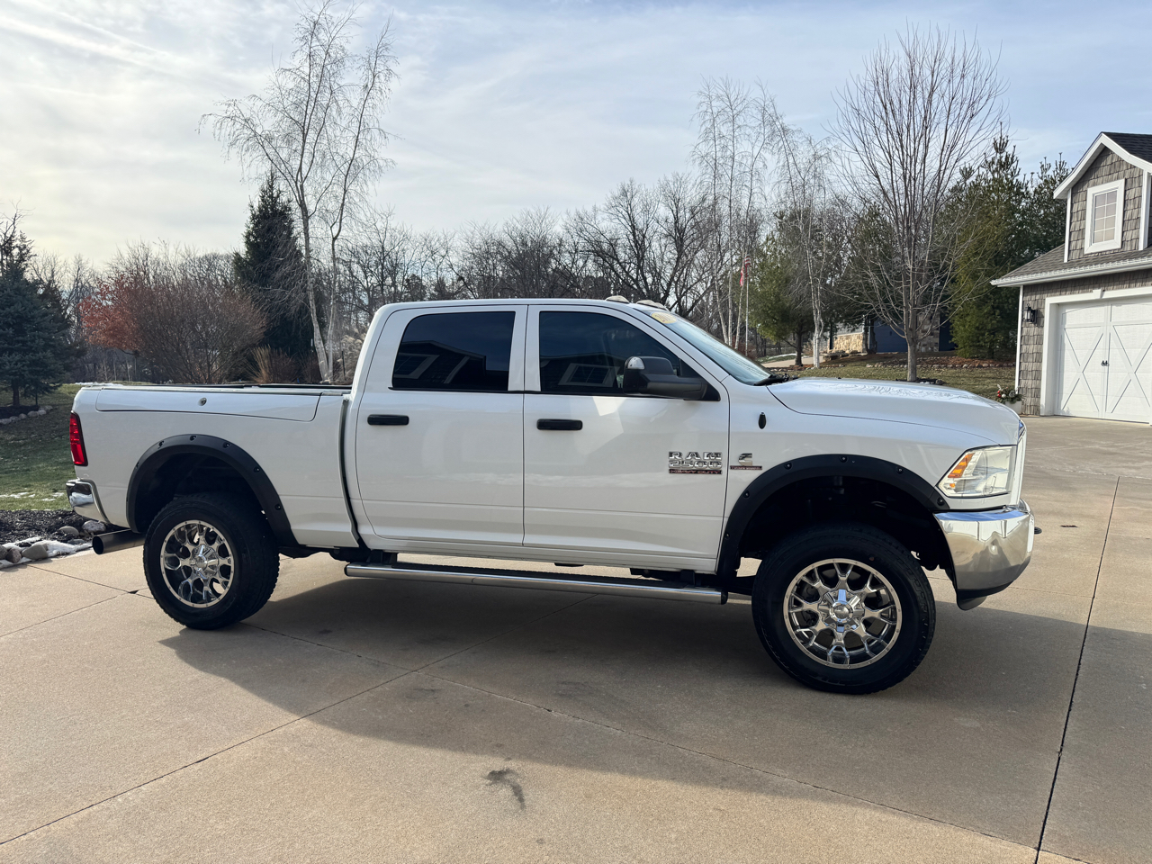 RAM 2500 Tradesman 4x4 Crew Cab 6'4" Box 2018