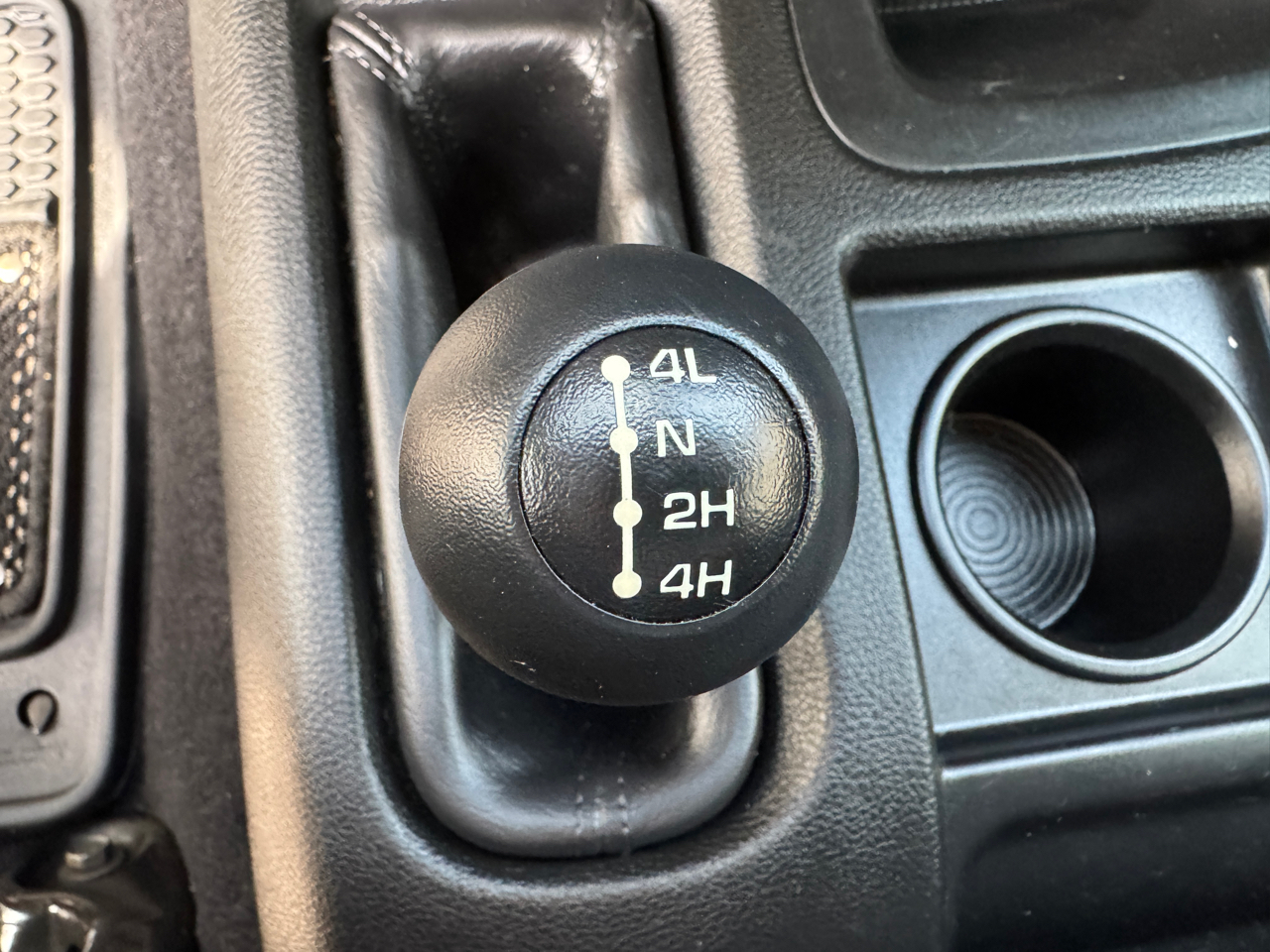 RAM 2500 Tradesman 4x4 Crew Cab 6'4" Box 2018