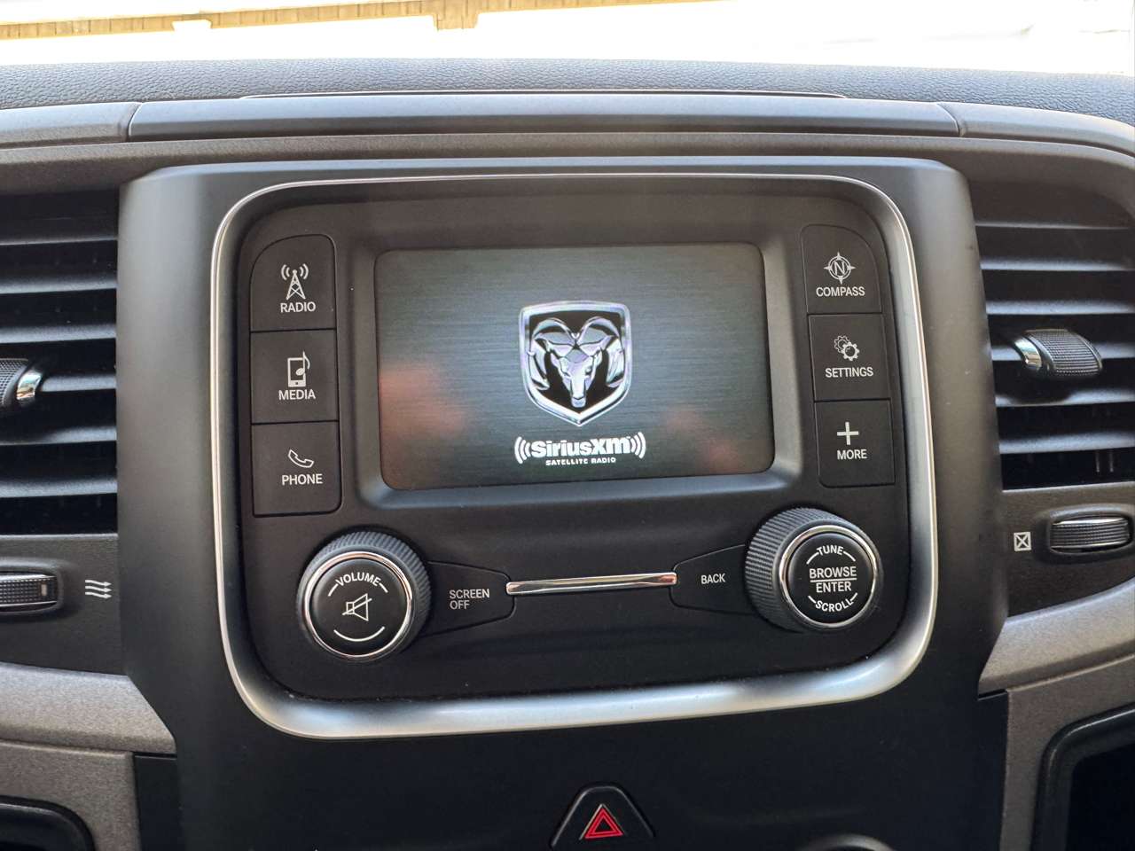 RAM 2500 Tradesman 4x4 Crew Cab 6'4" Box 2018