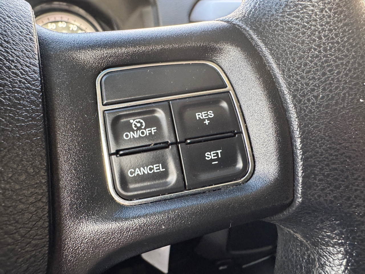 RAM 2500 Tradesman 4x4 Crew Cab 6'4" Box 2018