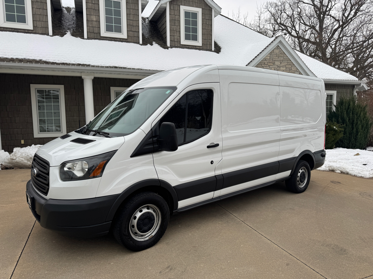 Ford Transit Cargo Van T-250 148" Med Rf 9000 GVWR Sliding RH Dr 2015