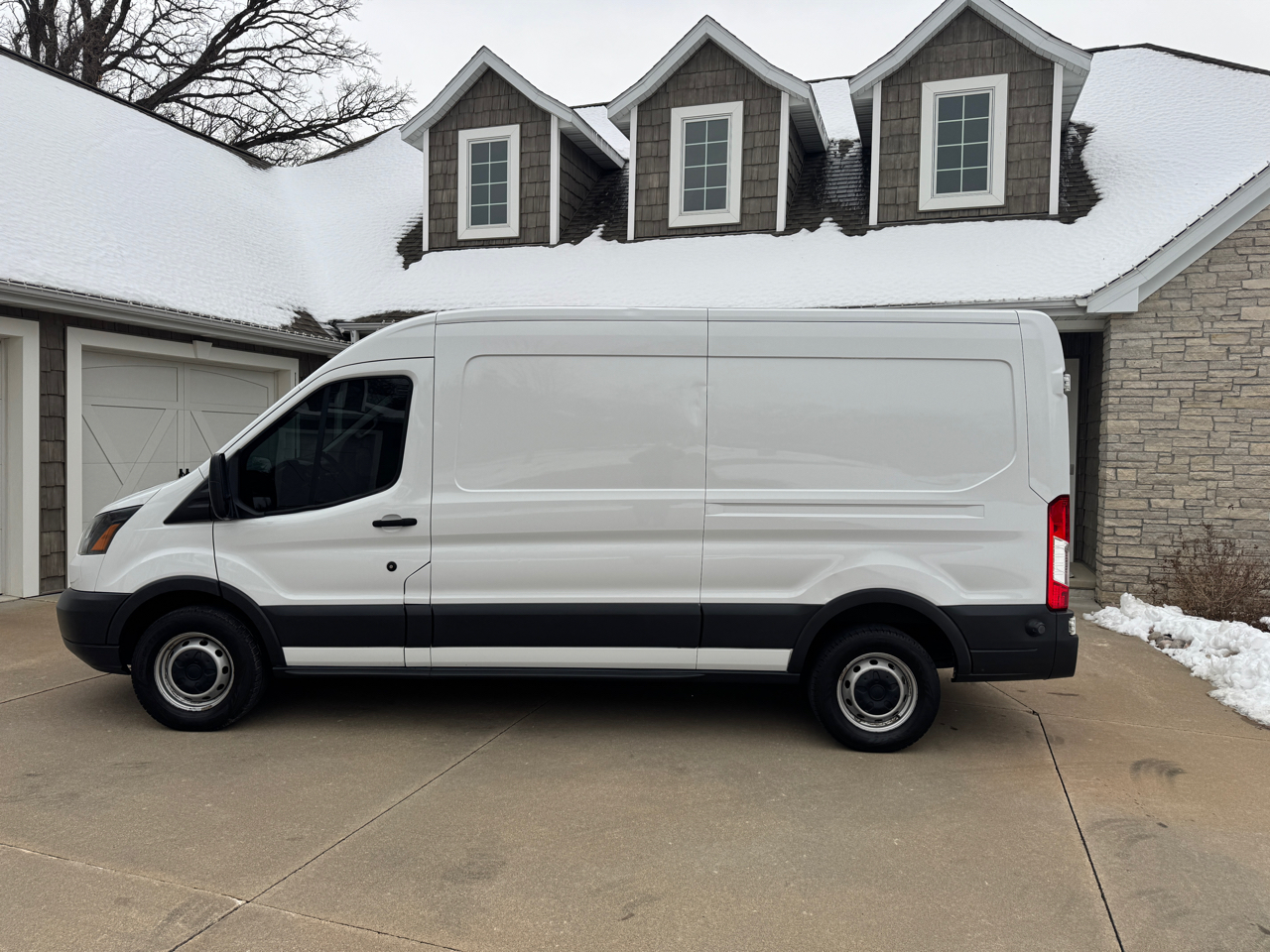 Ford Transit Cargo Van T-250 148" Med Rf 9000 GVWR Sliding RH Dr 2015