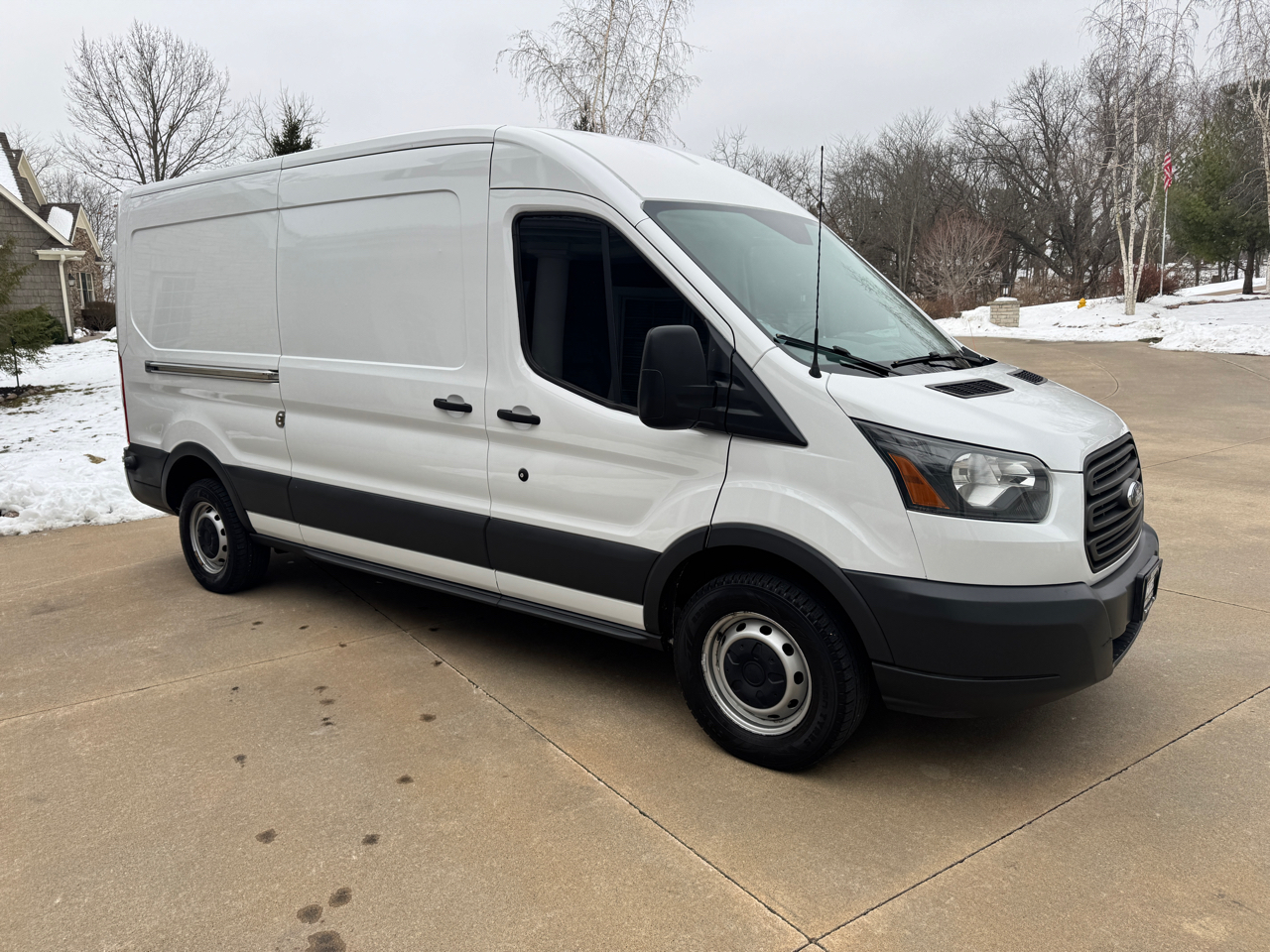 Ford Transit Cargo Van T-250 148" Med Rf 9000 GVWR Sliding RH Dr 2015