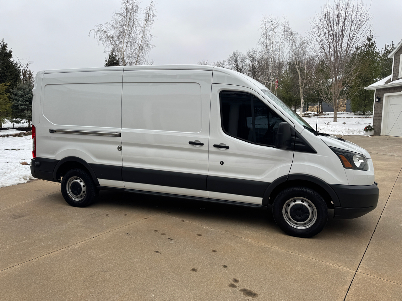 Ford Transit Cargo Van T-250 148" Med Rf 9000 GVWR Sliding RH Dr 2015