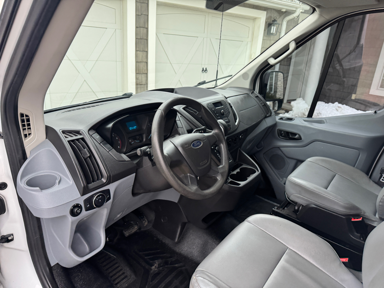 Ford Transit Cargo Van T-250 148" Med Rf 9000 GVWR Sliding RH Dr 2015