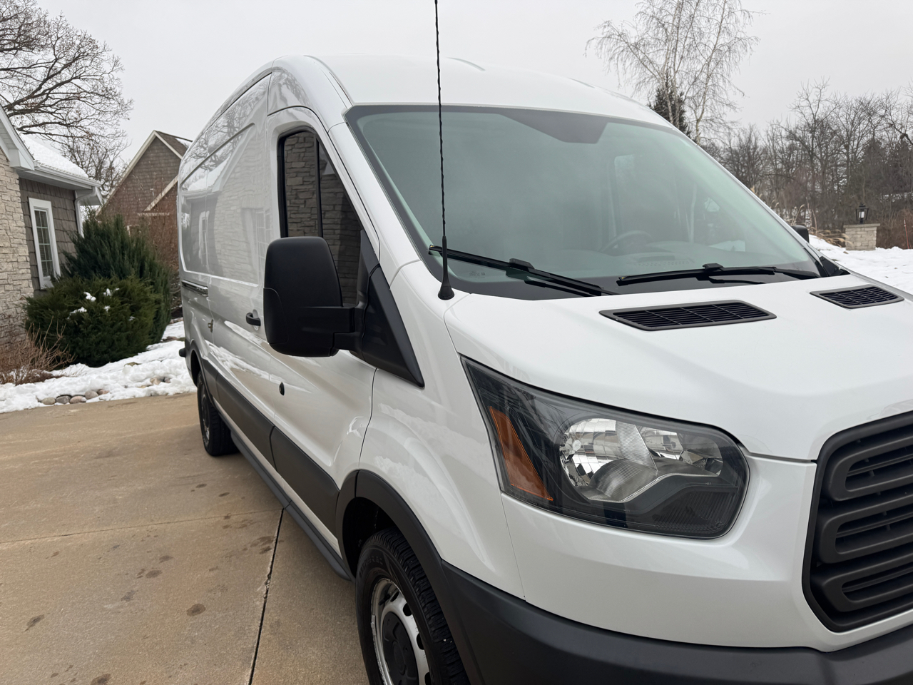 Ford Transit Cargo Van T-250 148" Med Rf 9000 GVWR Sliding RH Dr 2015