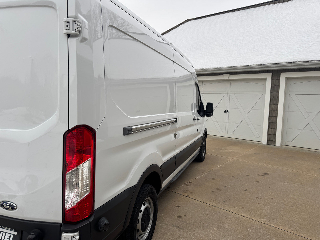 Ford Transit Cargo Van T-250 148" Med Rf 9000 GVWR Sliding RH Dr 2015