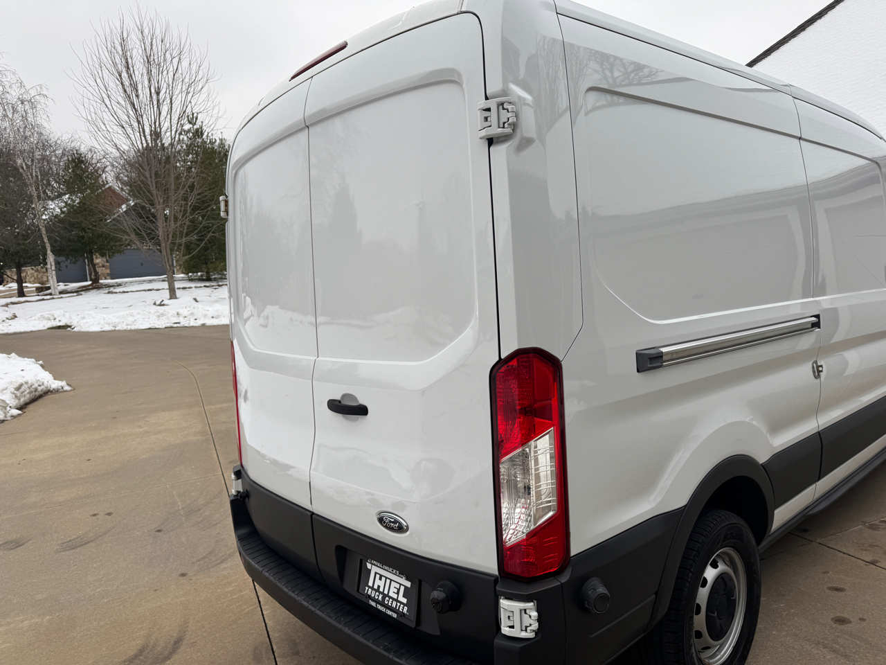 Ford Transit Cargo Van T-250 148" Med Rf 9000 GVWR Sliding RH Dr 2015