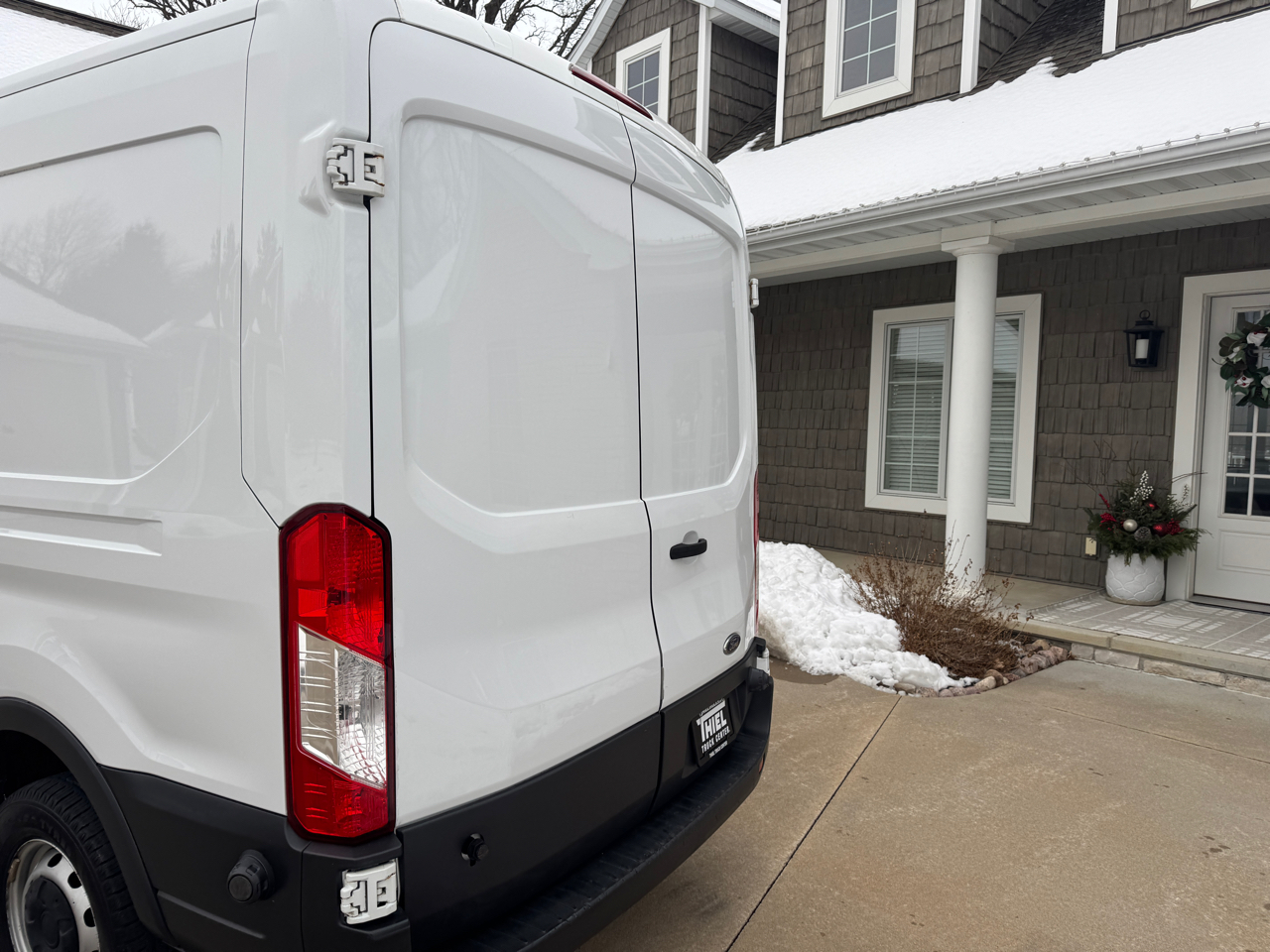 Ford Transit Cargo Van T-250 148" Med Rf 9000 GVWR Sliding RH Dr 2015