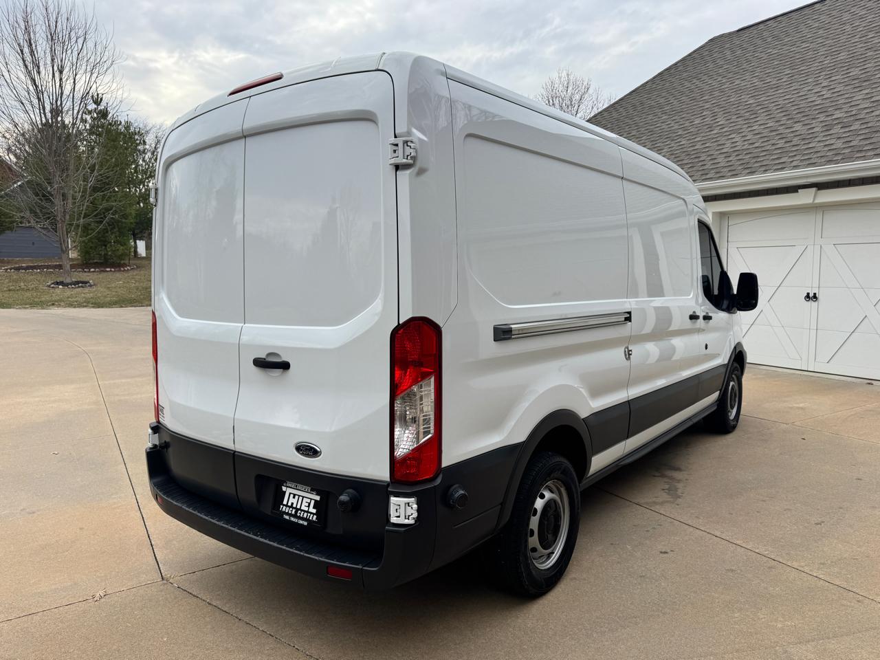 Ford Transit Cargo Van T-250 148" Med Rf 9000 GVWR Sliding RH Dr 2015