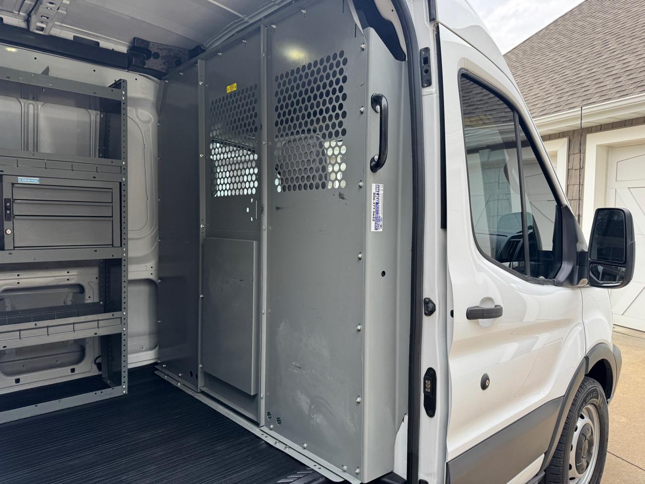 Ford Transit Cargo Van T-250 148" Med Rf 9000 GVWR Sliding RH Dr 2015