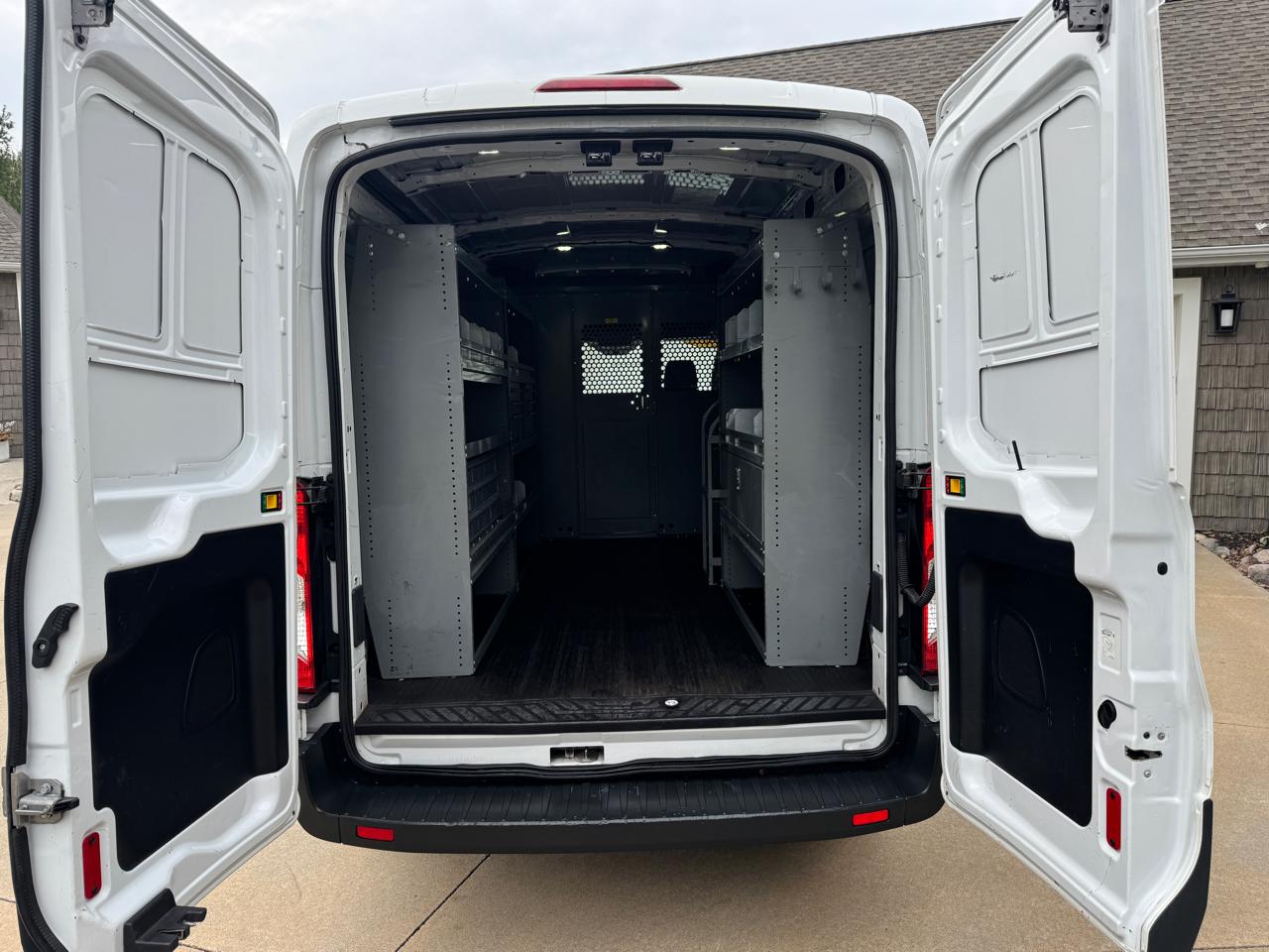 Ford Transit Cargo Van T-250 148" Med Rf 9000 GVWR Sliding RH Dr 2015