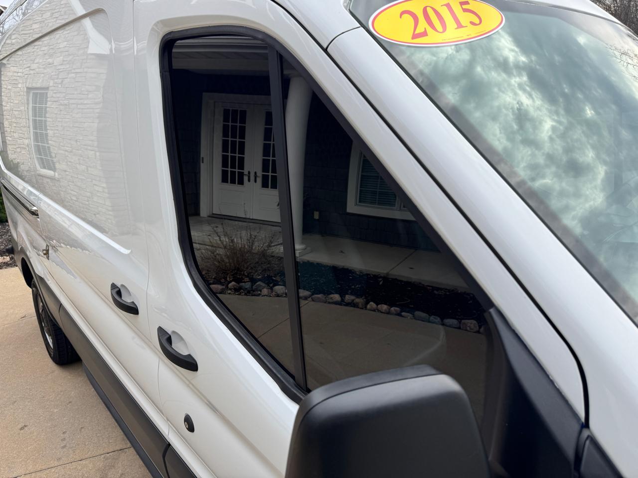 Ford Transit Cargo Van T-250 148" Med Rf 9000 GVWR Sliding RH Dr 2015