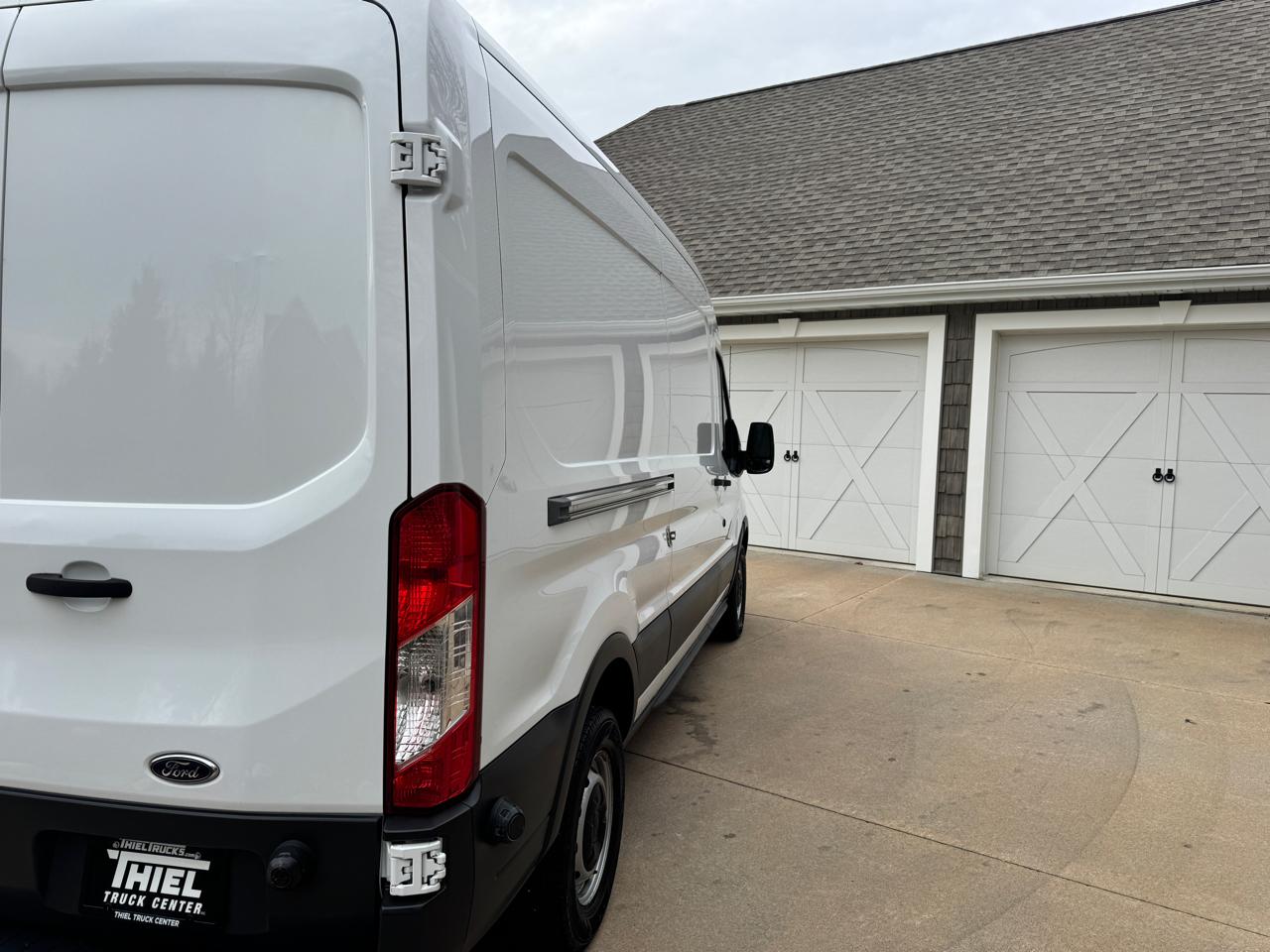 Ford Transit Cargo Van T-250 148" Med Rf 9000 GVWR Sliding RH Dr 2015