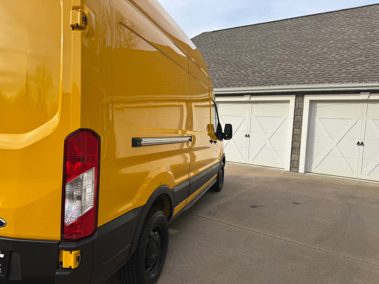 Ford Transit Cargo Van T-250 148" Hi Rf 9070 GVWR RWD 2021