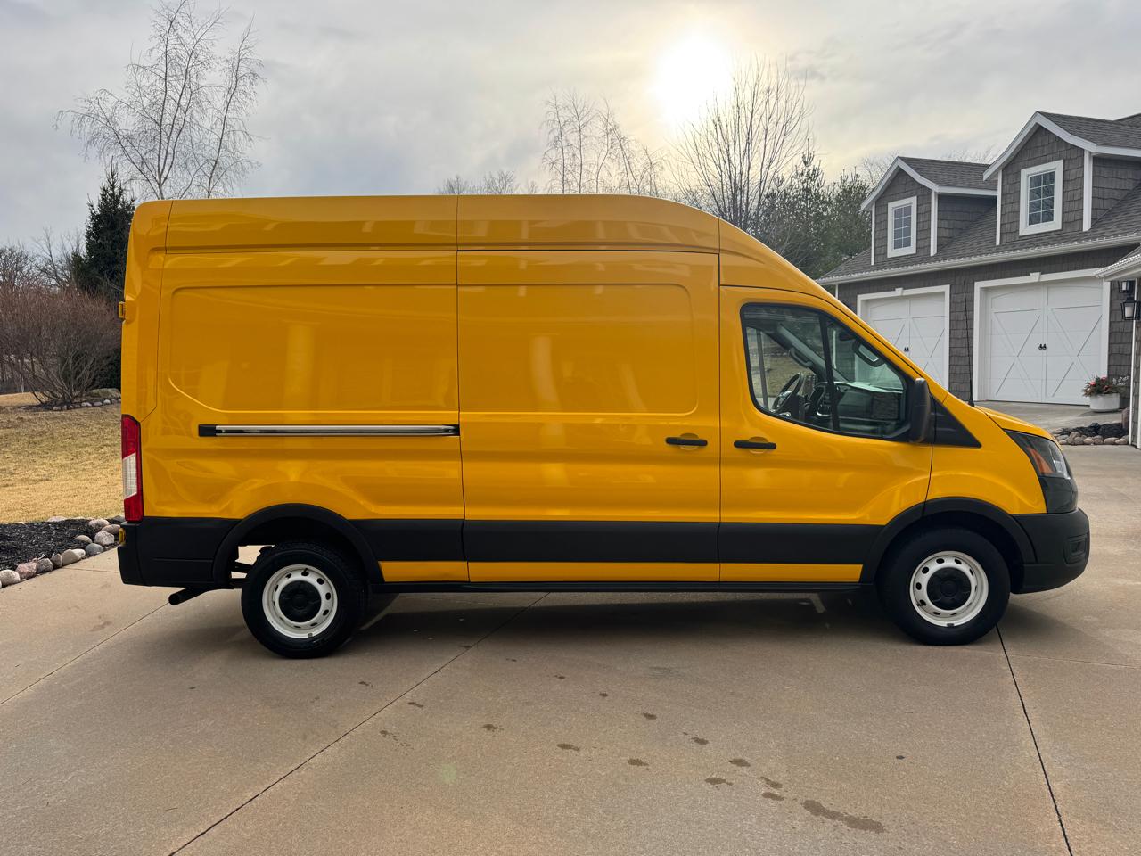 Ford Transit Cargo Van T-250 148" Hi Rf 9070 GVWR RWD 2021