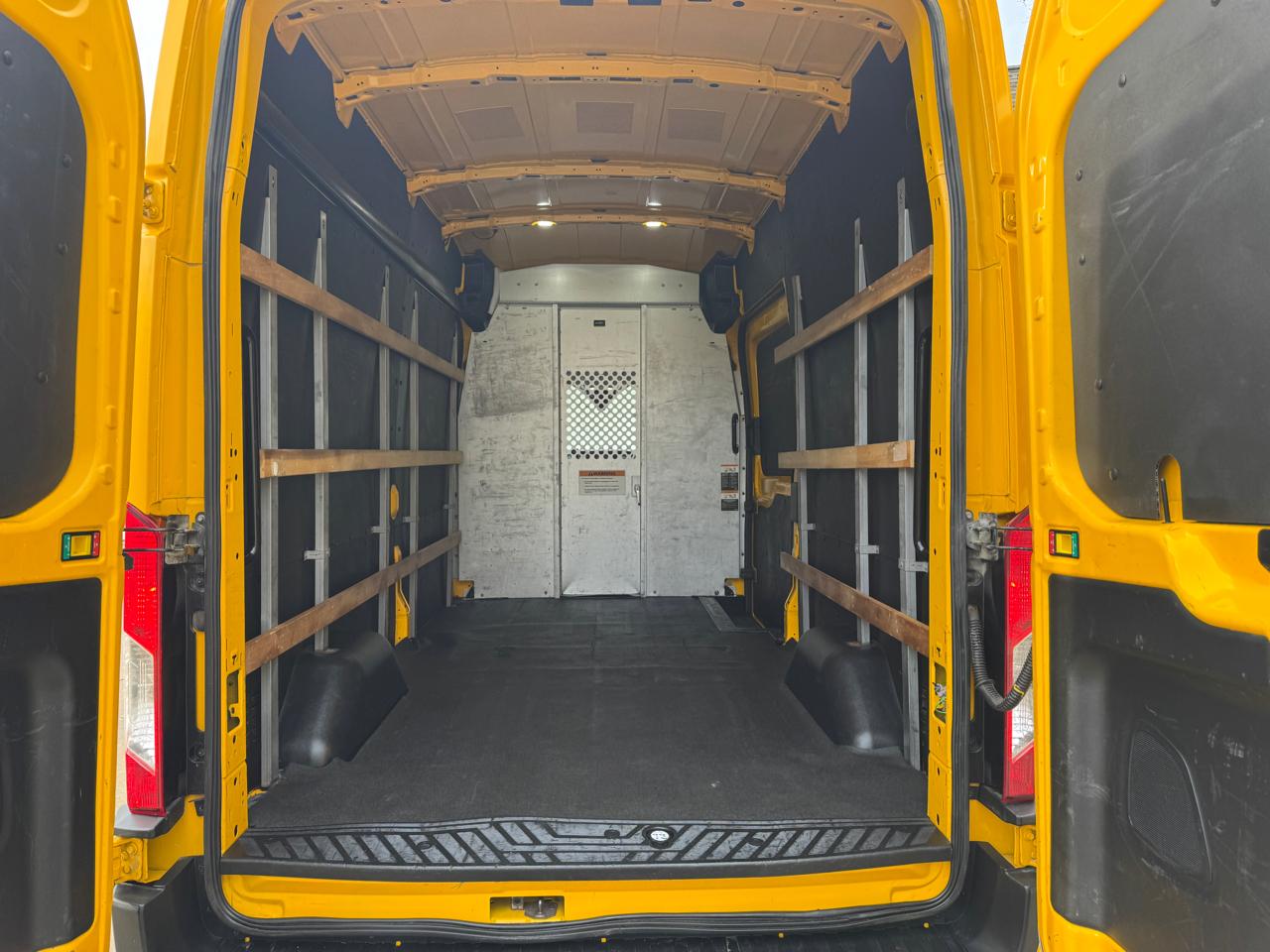 Ford Transit Cargo Van T-250 148" Hi Rf 9070 GVWR RWD 2021