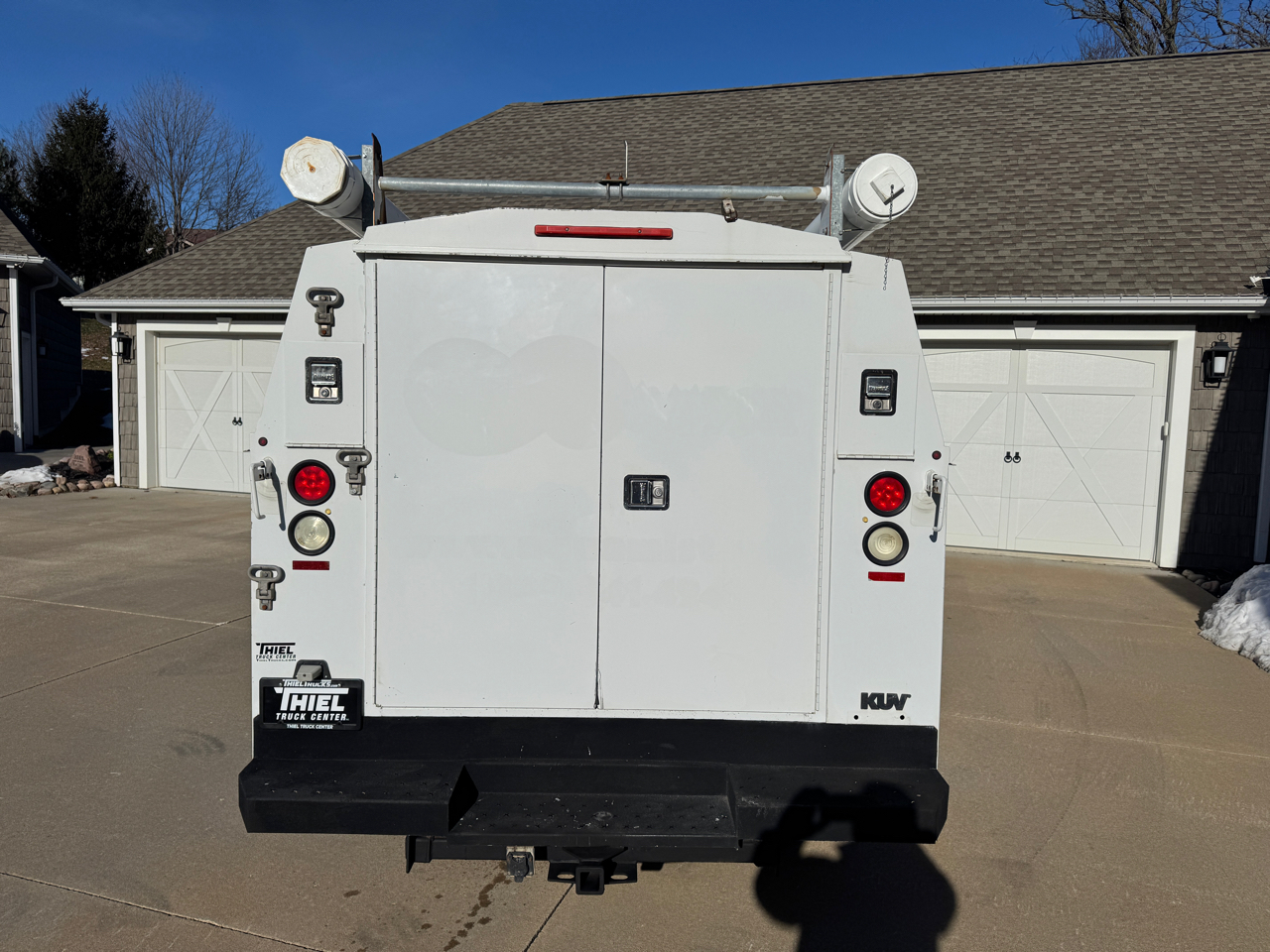 Chevrolet Express Commercial Cutaway RWD 3500 139" WB Work Van 2011