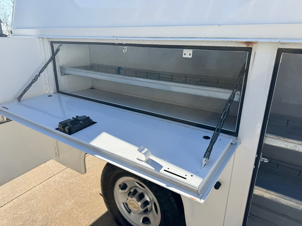 Chevrolet Express Commercial Cutaway RWD 3500 139" WB Work Van 2011