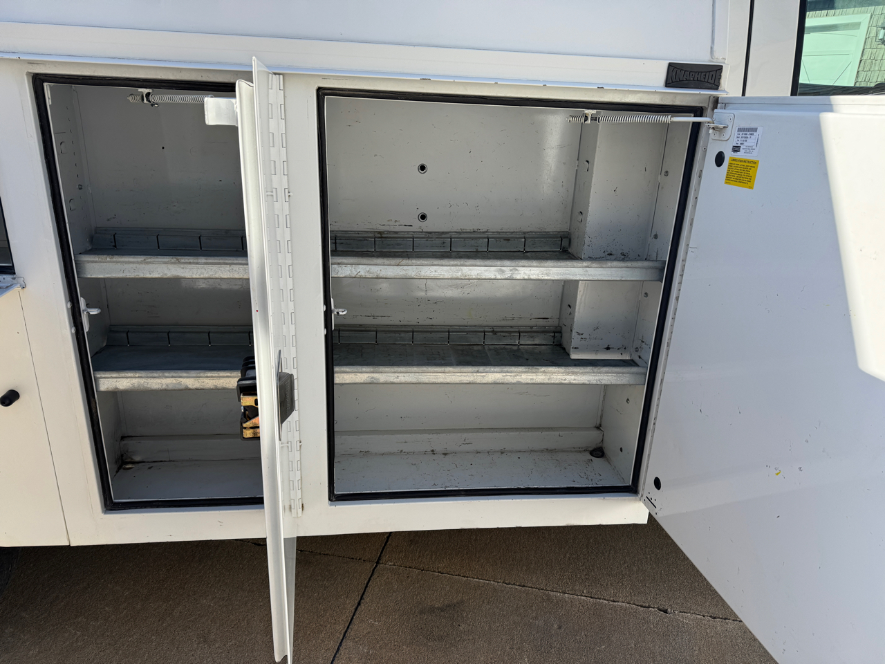 Chevrolet Express Commercial Cutaway RWD 3500 139" WB Work Van 2011