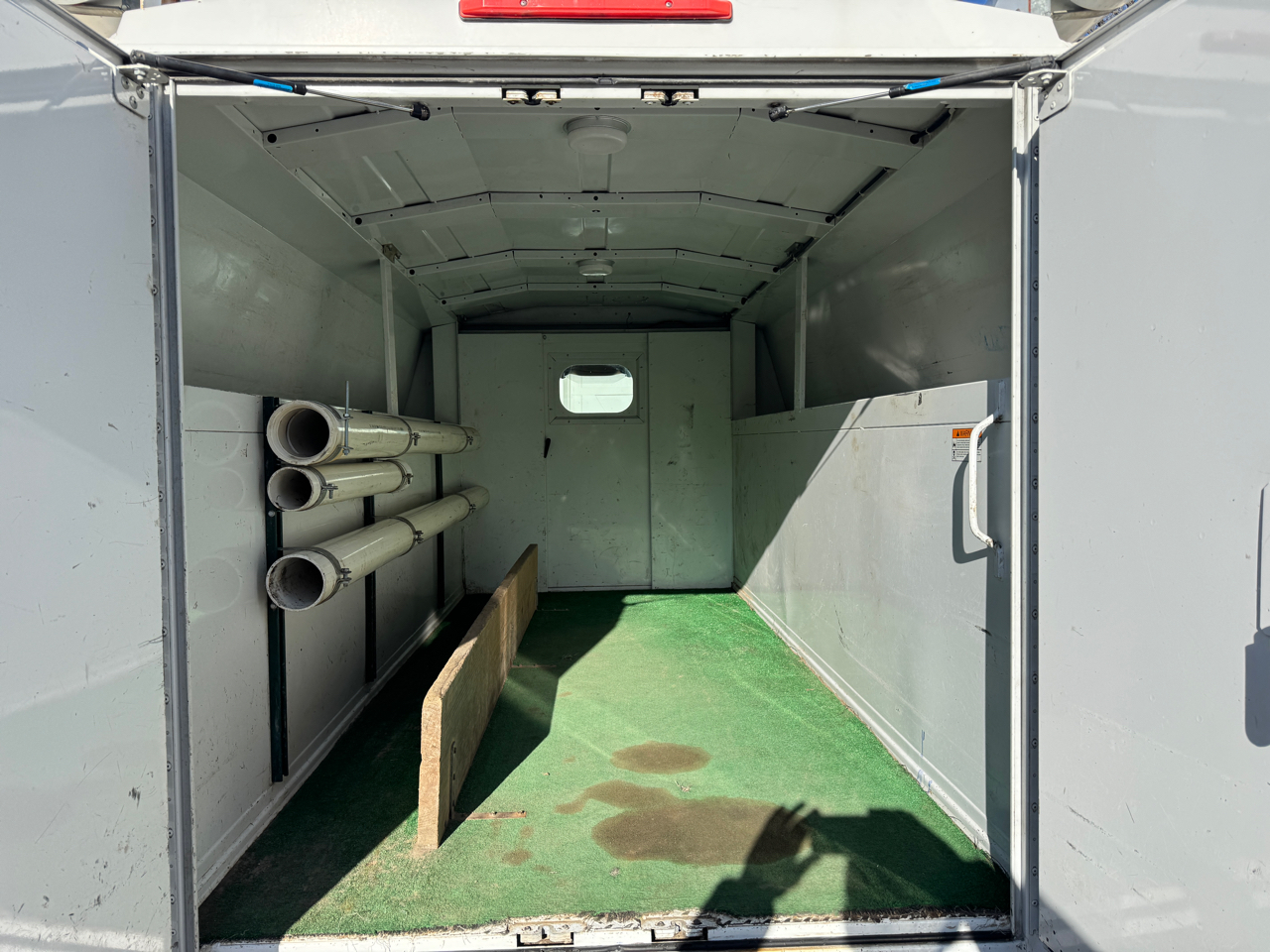 Chevrolet Express Commercial Cutaway RWD 3500 139" WB Work Van 2011