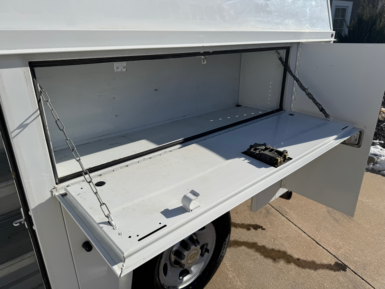 Chevrolet Express Commercial Cutaway RWD 3500 139" WB Work Van 2011