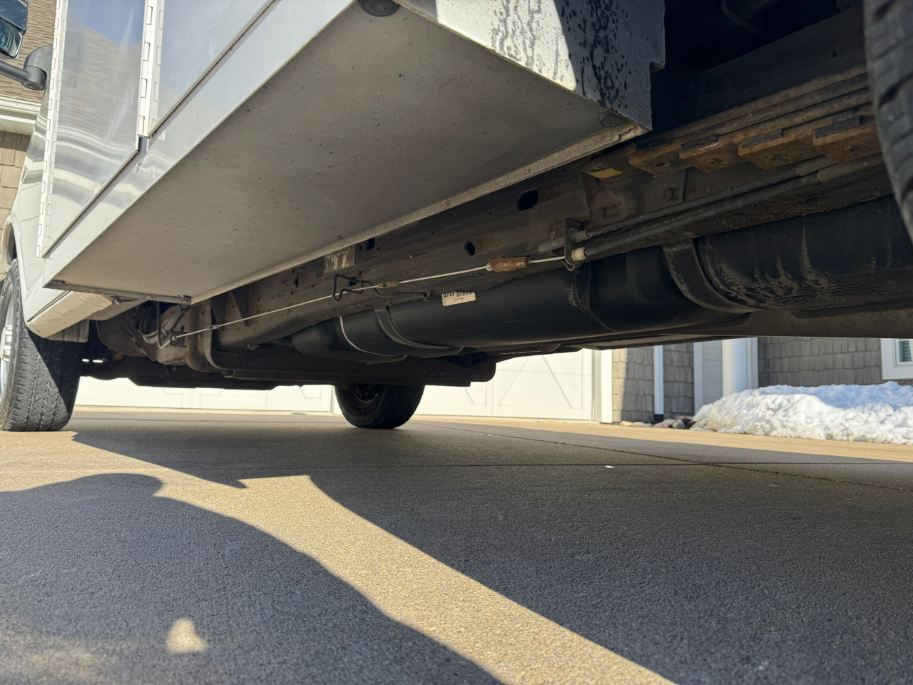 Chevrolet Express Commercial Cutaway RWD 3500 139" WB Work Van 2011