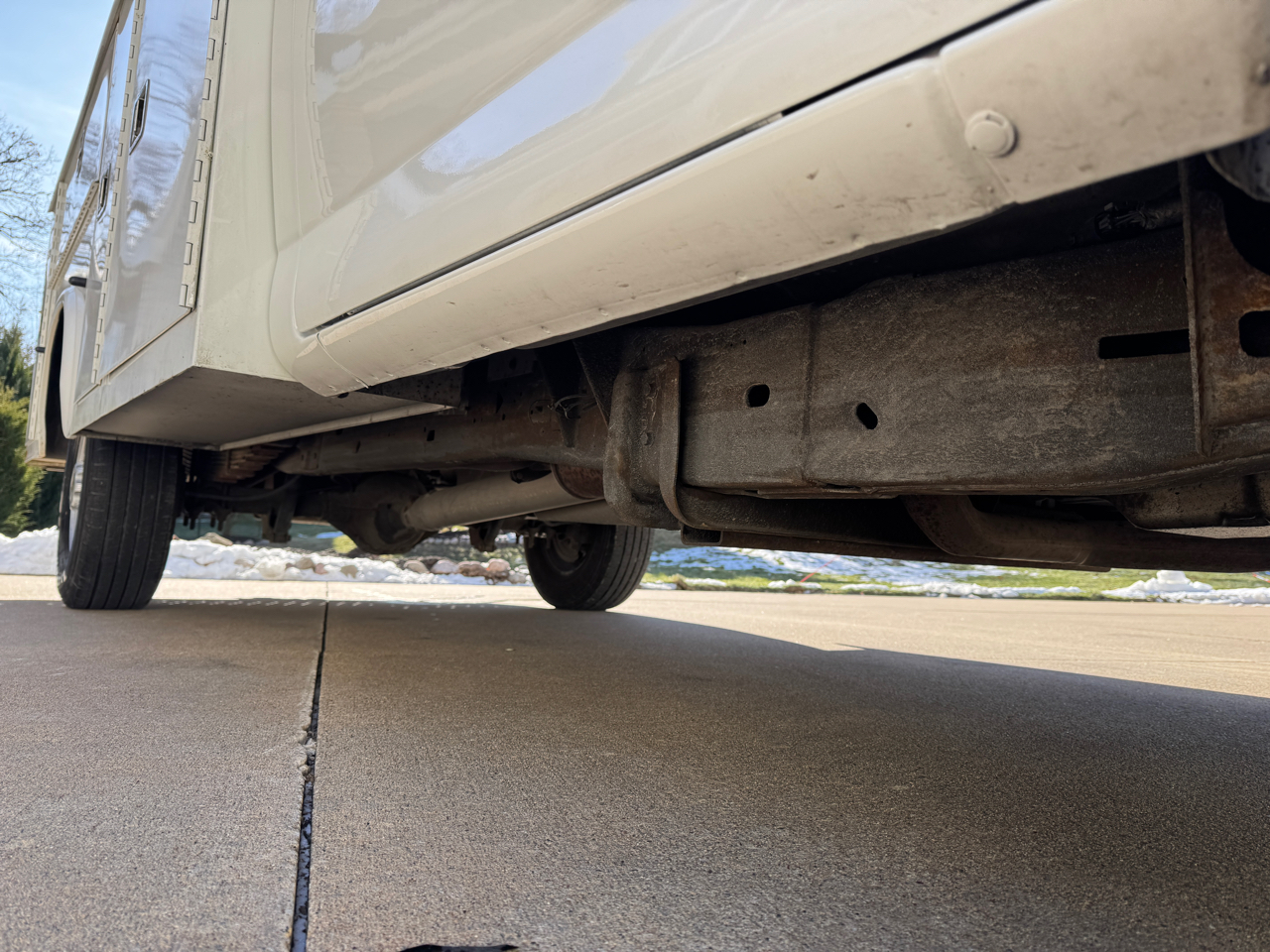 Chevrolet Express Commercial Cutaway RWD 3500 139" WB Work Van 2011